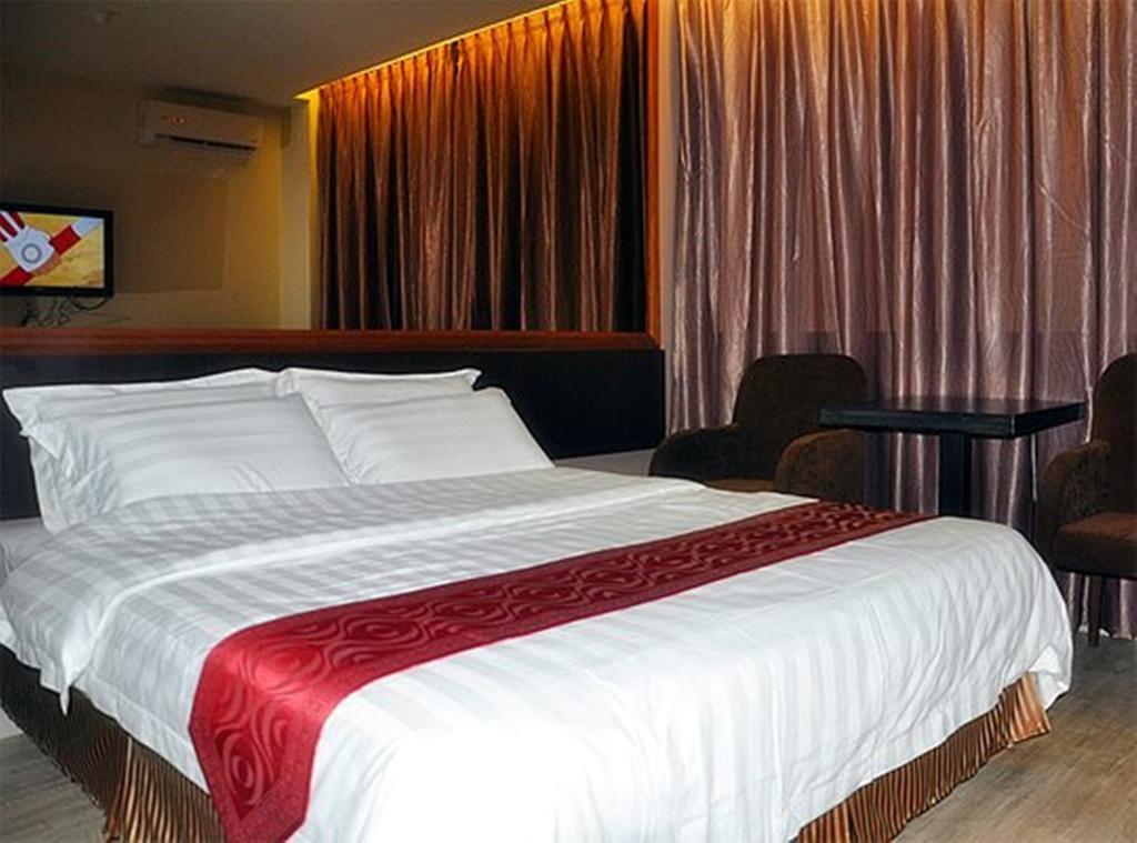 Goldenhill Hotel Kota Kinabalu Zimmer foto